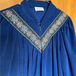 Vintage Vanity Fair Robe/House Coat Size Small Made in USA